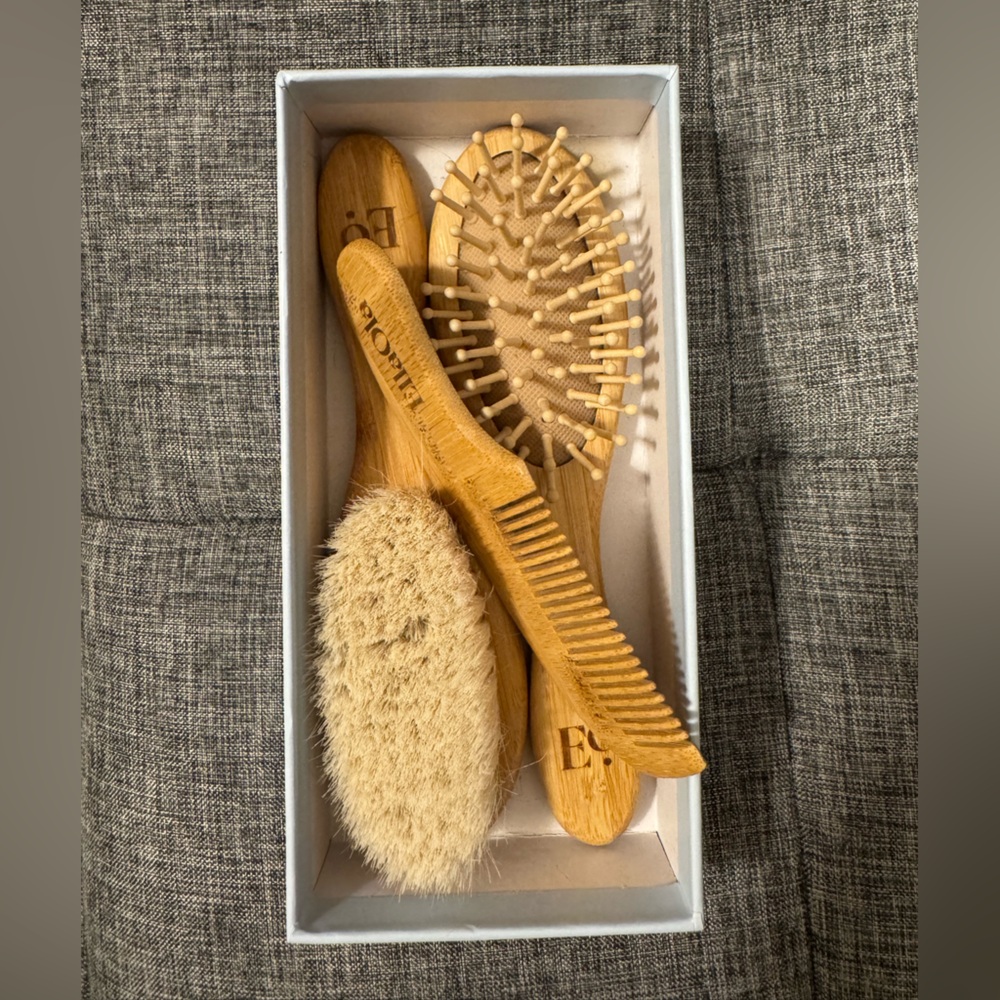 Natural Bamboo Hair Brush & Comb Set - White